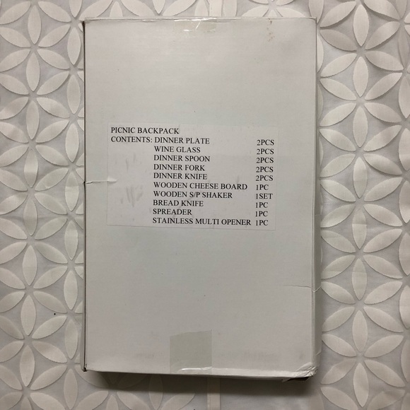 New in box .Picnic Backack Set - Picture 2 of 2